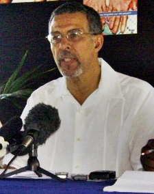 Former education minister says stagnant economy is creating a situation of gloom
