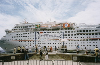 A cruise ship in Roseau 