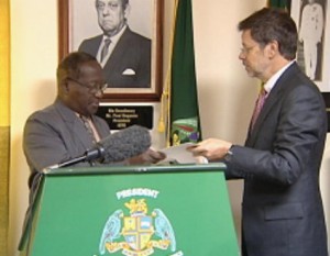 Ambassador of Germany presents credentials to President of Dominica