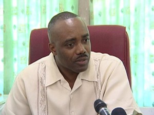 Minister of Public expects deadline in Carib Territory road project to be met