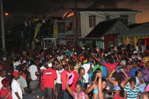 Patrons turn out to witness Carnival 2012 opening parade