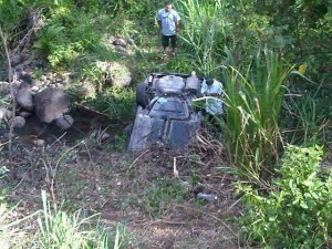 Vehicle plunges into precipice at Dublanc
