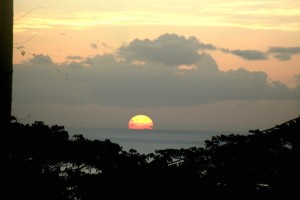 PHOTO OF THE DAY: Sun going down