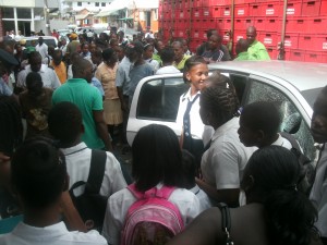 ‘Paro’ breaks into car, attracts crowd