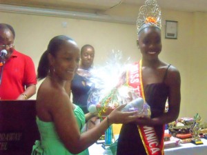 BUSINESS BYTE: Avon Dominica awards Miss teen Dominica 2013