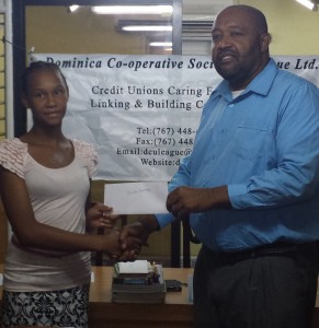 Shania receives her award from the DCSL president