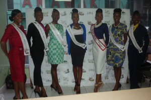 Carnival 2015 Queen contestants sign contracts