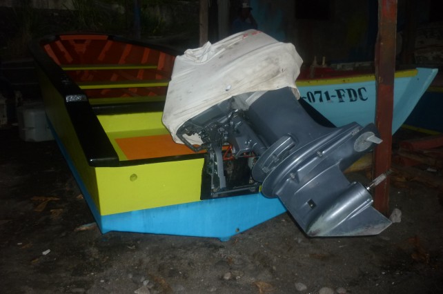 Outboard engine with propeller missing