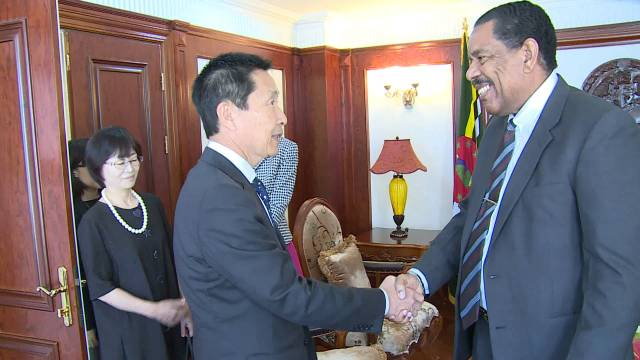 The new ambassador shakes hands with the President of Dominica . Photo credit: GIS 