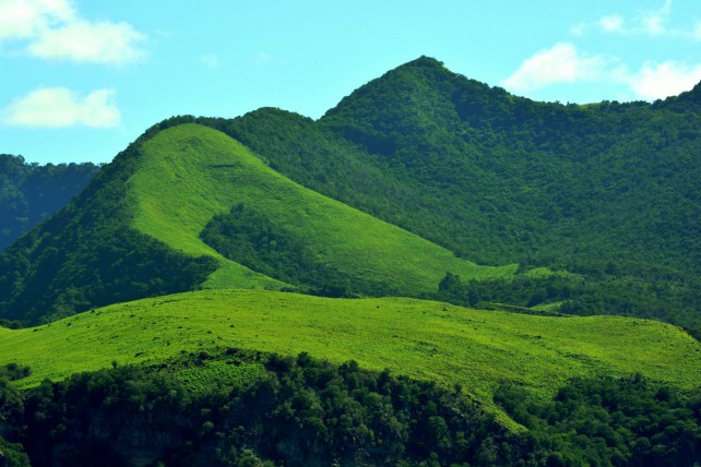 PHOTO OF THE DAY: Mountain scenery - Dominica News Online