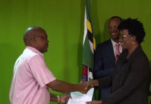 Gov’t signs contract for emergency shelter/resource center in Layou