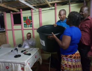 The community of Tarreau receives sorting bins for non-biodegradable waste