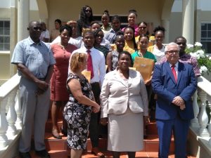 Sixteen more students receive Cuban scholarships