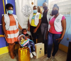 The Leo Club of Dominica awards a scholarship