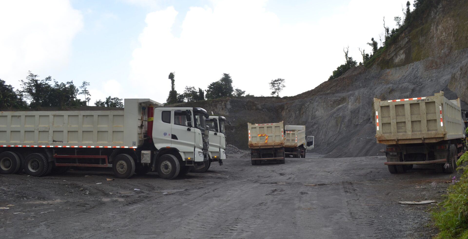 Tarish pit unblocked as truckers receive their cheque of 250K ...