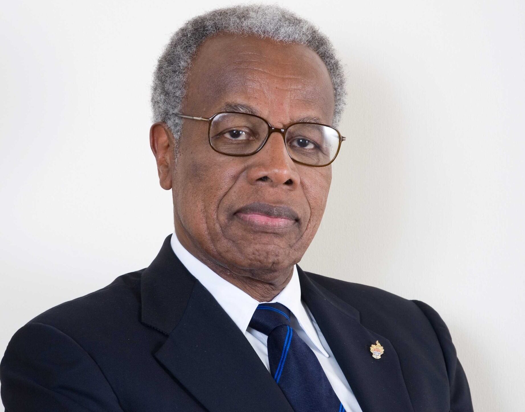 uwi-medical-alumni-association-execs-raise-1-5-million-usd-for