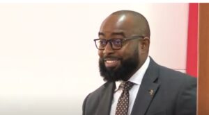Opposition senator Paris on borrowing: We need to exhaust all other avenues starting with CBI