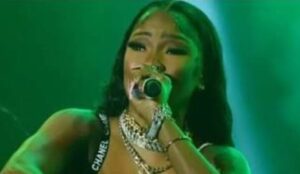 Singer Patrice Roberts ordered to pay up in dispute with former Canadian management